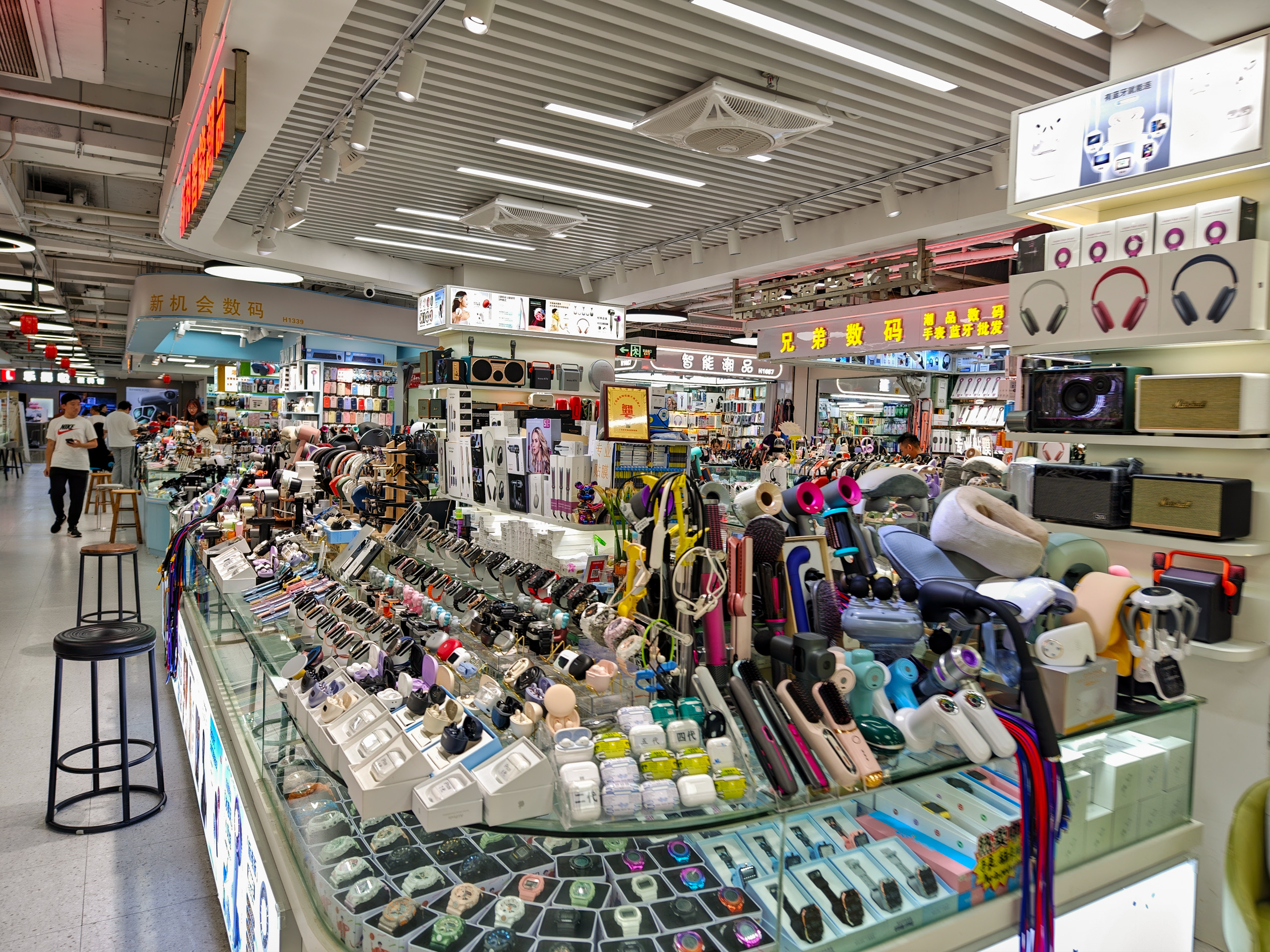 Huaqiang Electronics World — Vendor Booth