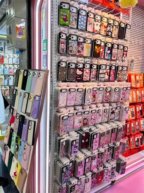 Huaqiang Electronics World — Phone Accessories Booth