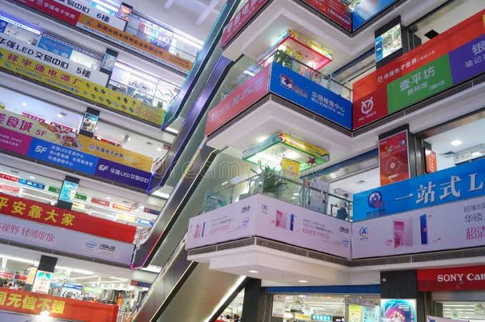 Huaqiang Electronics World — Interior, Vendor Rows