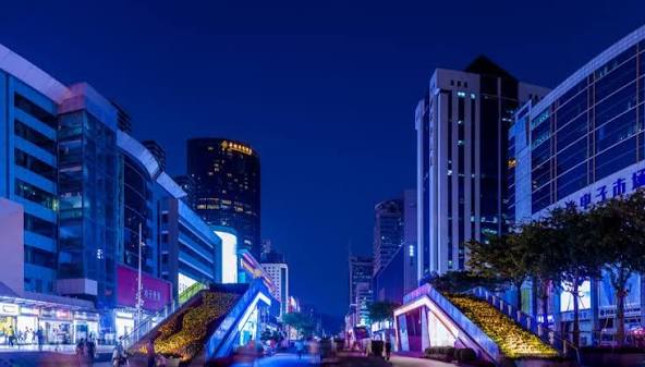 华强北电子市场 / Huaqiangbei electronics market